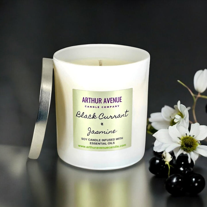 black currant soy single wick candle. Free from synthetic additives, dyes, phthalates, and petroleum. Organic cotton wicks.