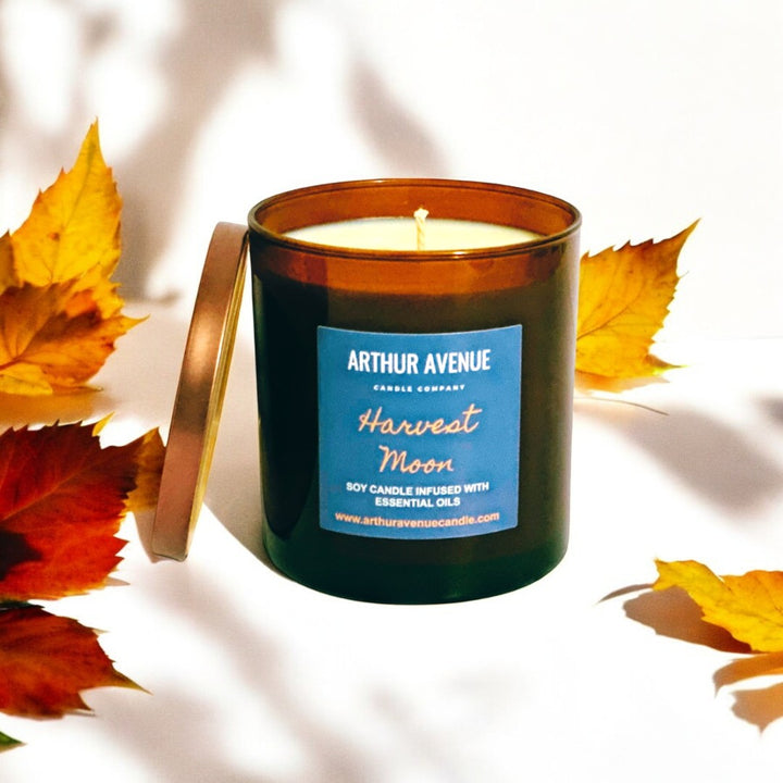 harvest moon soy single wick candle. Free from synthetic additives, dyes, phthalates, and petroleum. Organic cotton wick.